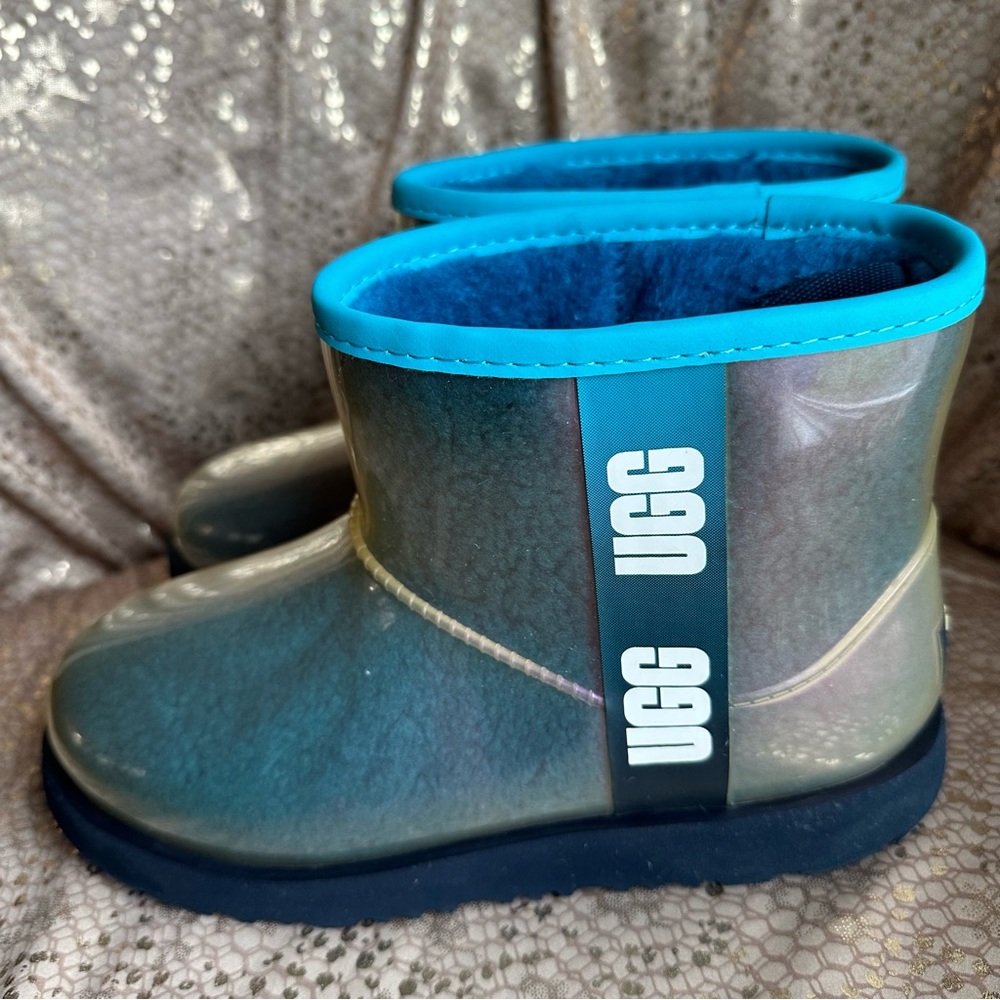 Ugg / Size 6 - image 4